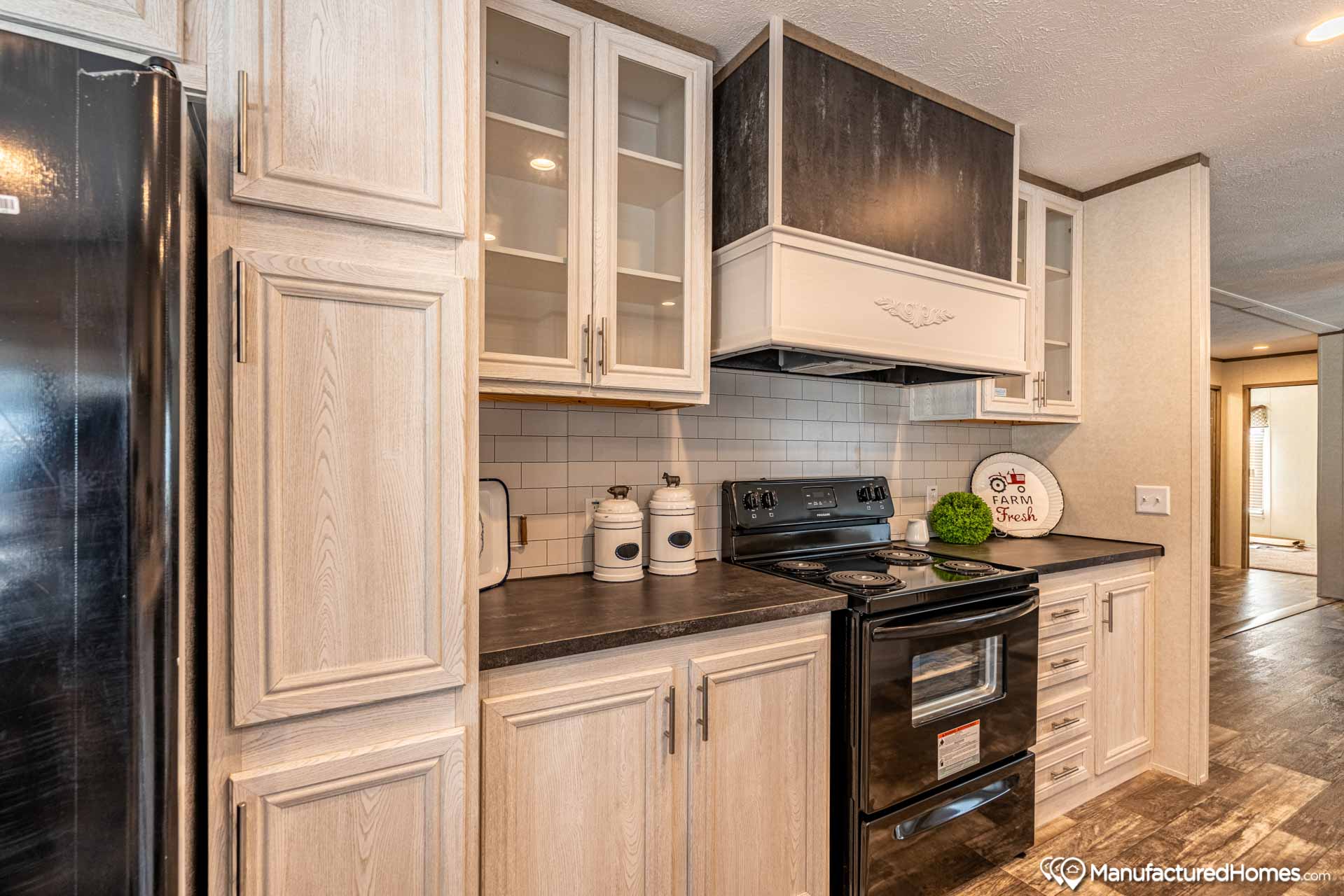 Signature / The Southern Farmhouse SIG28483A483 by Clayton Homes of